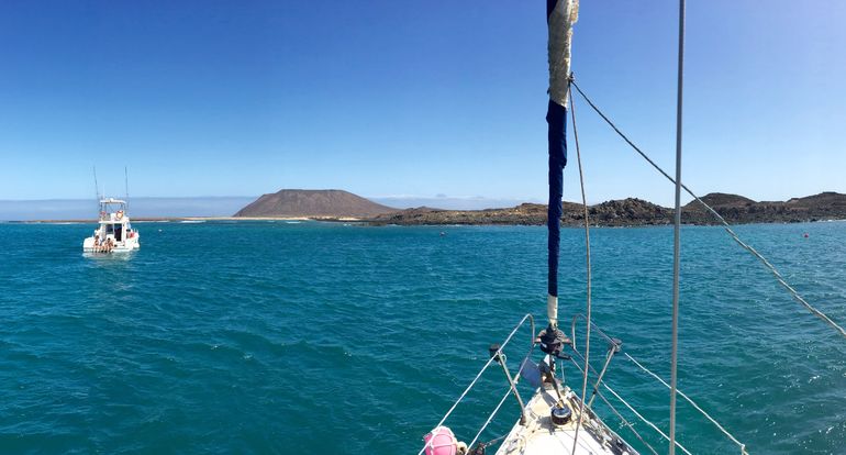 Private Boat Tour to Lobos Island from Corralejo photo 4