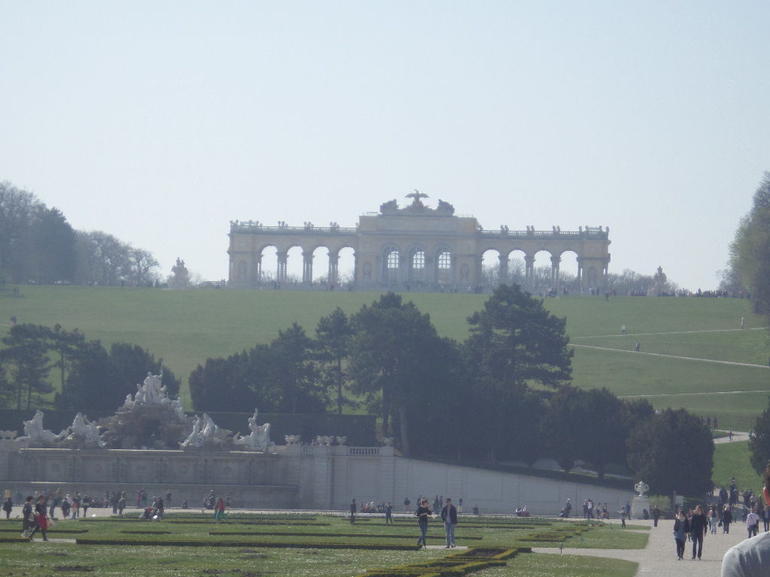 Schönbrunn Palace Audio-Guided Tour, Dinner and Concert