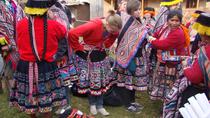Presentatie van stoffen uit de Andes in Cusco Presentatie van stoffen uit de Andes in Cusco
