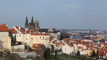 Excursão a pé ao Castelo de Praga e ao Bairro do Castelo incluindo Praça da Cidade Antiga e passeio de bonde Excursão a pé ao Castelo de Praga e ao Bairro do Castelo incluindo Praça da Cidade Antiga e passeio de bonde