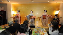 Traditionelle Maiko-Vorstellung in Kyoto Traditionelle Maiko-Vorstellung in Kyoto