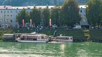 Stadtbesichtigung im Amphibienfahrzeug zu Land und Wasser in Salzburg Stadtbesichtigung im Amphibienfahrzeug zu Land und Wasser in Salzburg