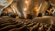Excursion d'une journée en Champagne à la maison Veuve Cliquot et dans un domaine familial avec déjeuner au départ de Reims Excursion d'une journée en Champagne à la maison Veuve Cliquot et dans un domaine familial avec déjeuner au départ de Reims