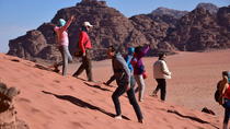 3-tägige private Tour: Petra Nebo und Al Karak‚ Schloss Wadi Rum Red und Totes Meer 3-tägige private Tour: Petra Nebo und Al Karak‚ Schloss Wadi Rum Red und Totes Meer