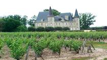Escapada de un día para grupos pequeños a Saint-Emilion desde Burdeos Escapada de un día para grupos pequeños a Saint-Emilion desde Burdeos