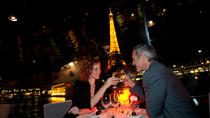 Dinercruise op de Seine in een van de Bateaux Parisiens Dinercruise op de Seine in een van de Bateaux Parisiens