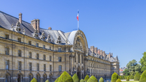 Visite privée sur les traces de Napoléon au départ de Paris : le Château de Malmaison et les Invalides, déjeuner inclus Visite privée sur les traces de Napoléon au départ de Paris : le Château de Malmaison et les Invalides, déjeuner inclus