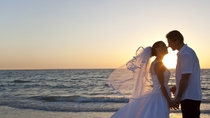 Cerimônia de casamento civil em uma praia de Miami, Miami