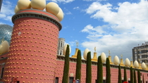 Privétour: dagtrip naar Teatre-museu de Dalí in Figueres en Girona vanuit Barcelona Privétour: dagtrip naar Teatre-museu de Dalí in Figueres en Girona vanuit Barcelona