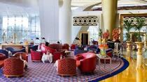 Arabesque Nachmittagstee in der Sahn Eddar Lobby Lounge im Burj Al Arab mit Privattransfer Arabesque Nachmittagstee in der Sahn Eddar Lobby Lounge im Burj Al Arab mit Privattransfer