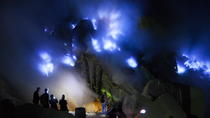Excursion de deux jours de trek en petit groupe aux feux bleus de l’Ijen au départ de Bali Excursion de deux jours de trek en petit groupe aux feux bleus de l’Ijen au départ de Bali