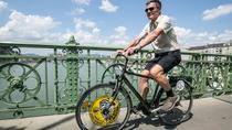 Excursão de bicicleta em Szentendre saindo de Budapeste incluindo passeio de barco no Rio Danúbio Excursão de bicicleta em Szentendre saindo de Budapeste incluindo passeio de barco no Rio Danúbio