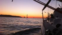 Excursão de barco particular ao pôr do sol em Lisboa com vinho espumante Excursão de barco particular ao pôr do sol em Lisboa com vinho espumante