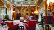 Expérience de Noël à « Downton Abbey » au château de Highclere : dîner, champagne et chants de Noël Expérience de Noël à « Downton Abbey » au château de Highclere : dîner, champagne et chants de Noël