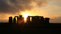 Tour di Stonehenge del solstizio d'estate da Londra: vista del tramonto o dell'alba Tour di Stonehenge del solstizio d'estate da Londra: vista del tramonto o dell'alba