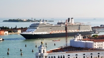 Traslado privado para salidas en Venecia en taxi acuático: del centro de Venecia hasta el puerto de cruceros Traslado privado para salidas en Venecia en taxi acuático: del centro de Venecia hasta el puerto de cruceros