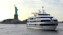 New York City Lights-sejltur med middag og valgfri opgradering til vinduesplads New York City Lights-sejltur med middag og valgfri opgradering til vinduesplads