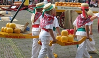 Halve dag naar de kaasmarkt van Alkmaar en Hollandse windmolens vanuit Amsterdam Halve dag naar de kaasmarkt van Alkmaar en Hollandse windmolens vanuit Amsterdam