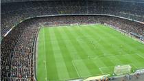 Recorrido futbolístico en Milán: Estadio de San Siro y Casa Milán con almuerzo opcional Recorrido futbolístico en Milán: Estadio de San Siro y Casa Milán con almuerzo opcional