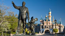 Excursión de varios días de Las Vegas a Anaheim que incluye entradas para Disneyland y California Adventure Hopper Excursión de varios días de Las Vegas a Anaheim que incluye entradas para Disneyland y California Adventure Hopper