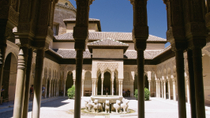 Evite las colas: visita de medio día a la Alhambra y los jardines del Generalife Evite las colas: visita de medio día a la Alhambra y los jardines del Generalife