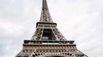 Visite guidée de la tour Eiffel avec billet coupe-file et un accès spécial Visite guidée de la tour Eiffel avec billet coupe-file et un accès spécial