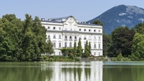 Exclusivité Viator : Tour privé « La Mélodie du Bonheur » avec petit-déjeuner au Schloss Leopoldskron Exclusivité Viator : Tour privé « La Mélodie du Bonheur » avec petit-déjeuner au Schloss Leopoldskron