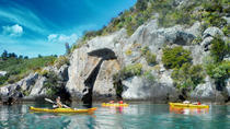 Halbtägige Kajak-Tour zu den Maori-Felsschnitzereien am Taupo-See Halbtägige Kajak-Tour zu den Maori-Felsschnitzereien am Taupo-See