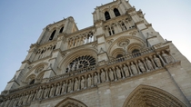 París Super Saver: entrada preferente a la Torre Notre Dame y al Museo del Louvre para grupos pequeños París Super Saver: entrada preferente a la Torre Notre Dame y al Museo del Louvre para grupos pequeños