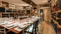 Vin- och matprovning med professionell sommelier i Rom Vin- och matprovning med professionell sommelier i Rom