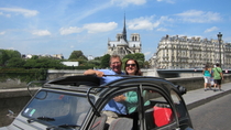 Viator Exclusive: Privat tur i Paris med Citroen 2CV Viator Exclusive: Privat tur i Paris med Citroen 2CV
