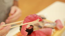 Sushi-Kurs, Sake-Verkostung und Markttour auf Tsukiji-Fischmarkt Tokio Sushi-Kurs, Sake-Verkostung und Markttour auf Tsukiji-Fischmarkt Tokio