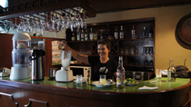 Recorrido nocturno a pie por Cuzco y clase de Pisco Sour Recorrido nocturno a pie por Cuzco y clase de Pisco Sour