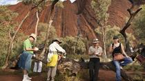 Vollständige Umrundung des Fußes von Uluru bei Sonnenaufgang inklusive Frühstück Vollständige Umrundung des Fußes von Uluru bei Sonnenaufgang inklusive Frühstück