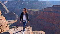 Grand Canyon West Rim, dagstur med fly og bus fra Las Vegas med valgfri Skywalk Grand Canyon West Rim, dagstur med fly og bus fra Las Vegas med valgfri Skywalk