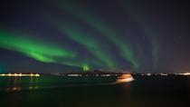 Cruzeiro para observação das luzes do norte saindo de Reykjavik Cruzeiro para observação das luzes do norte saindo de Reykjavik