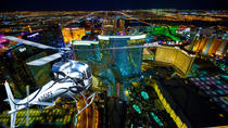 Avondvlucht per helikopter over Las Vegas met optioneel VIP-vervoer Avondvlucht per helikopter over Las Vegas met optioneel VIP-vervoer