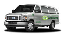 Delad transfer tur och retur: Från New Yorks flygplatser till hotell på Manhattan Delad transfer tur och retur: Från New Yorks flygplatser till hotell på Manhattan