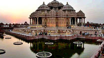 Excursão noturna particular do Templo de Akshardham com show das fontes musicais Excursão noturna particular do Templo de Akshardham com show das fontes musicais