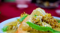 Manger comme un local : excursion gastronomique de nuit dans un centre de hawker à Kuala Lumpur Manger comme un local : excursion gastronomique de nuit dans un centre de hawker à Kuala Lumpur