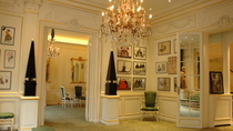 Visita guiada a la Fundación Yves Saint Laurent en París Visita guiada a la Fundación Yves Saint Laurent en París