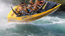 Sportbootfahrt auf dem Waikato River Sportbootfahrt auf dem Waikato River