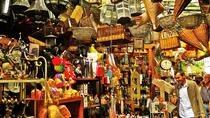 Mercato delle pulci di St-Ouen: tour a caccia di affari a Parigi Mercato delle pulci di St-Ouen: tour a caccia di affari a Parigi