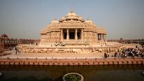 Recorrido privado: Templo de Akshardham y lugares de espirituales del centro de Delhi Recorrido privado: Templo de Akshardham y lugares de espirituales del centro de Delhi