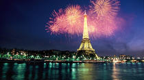 Crucero por el Río Sena en Bateaux Parisiens el día de la Toma de la Bastilla con cena gourmet de 6 platos y música en directo Crucero por el Río Sena en Bateaux Parisiens el día de la Toma de la Bastilla con cena gourmet de 6 platos y música en directo