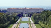 Viagem de um dia pelo Palácio de Caserta e compras em La Reggia saindo de Nápoles Viagem de um dia pelo Palácio de Caserta e compras em La Reggia saindo de Nápoles