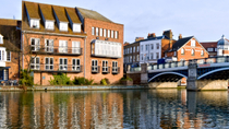 Excursion d'une demi-journée à Windsor au départ de Londres, avec un guide hispanophone Excursion d'une demi-journée à Windsor au départ de Londres, avec un guide hispanophone