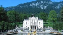 Baviera Tour delle attrazioni da Füssen: Castello di Neuschwanstein, Castello di Linderhof, Oberammergau e Hohenschwangau Baviera Tour delle attrazioni da Füssen: Castello di Neuschwanstein, Castello di Linderhof, Oberammergau e Hohenschwangau