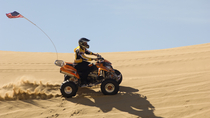 Safári no deserto de Dubai à tarde em quadriciclo, com passeio de camelo, jantar com churrasco e dança do ventre Safári no deserto de Dubai à tarde em quadriciclo, com passeio de camelo, jantar com churrasco e dança do ventre