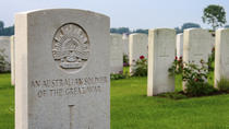 Excursão em um pequeno grupo para Somme Battlefields, Fromelles e Flanders Fields com cerimônia de último posto em Ypres partindo de Bruxelas Excursão em um pequeno grupo para Somme Battlefields, Fromelles e Flanders Fields com cerimônia de último posto em Ypres partindo de Bruxelas